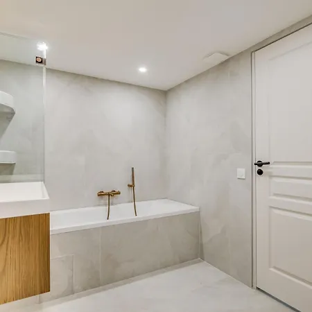Pick A Flat's In Champs-elysees - Rue Ponthieu * Paris