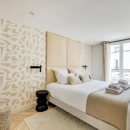 Pick A Flat's In Champs-elysees - Rue Ponthieu